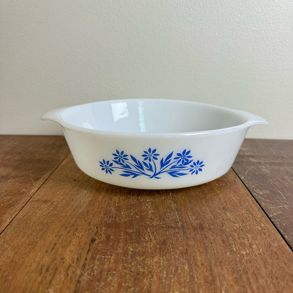 Fire King Anchor Hocking Blue Corn Flower 438 Round 2 Quart‎ Casserole Dish